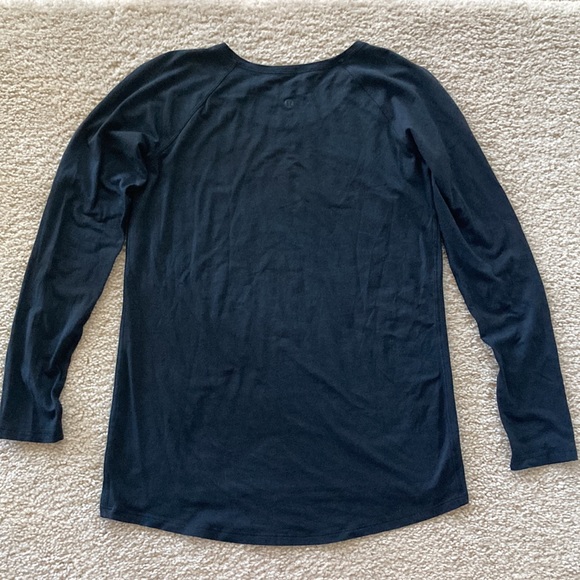 Lululemon Black Long Sleeve Tee - Picture 5 of 8